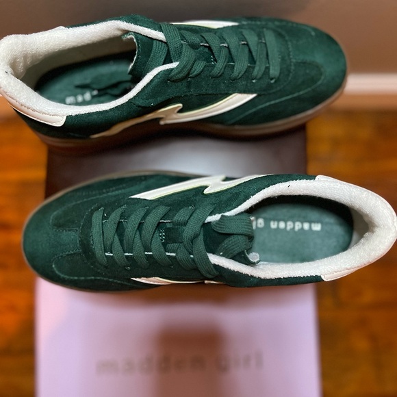 COPY - Madden Girl Mightty platform sneaker - Picture 7 of 9